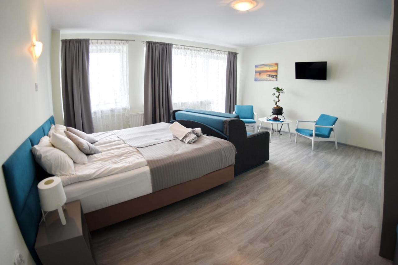 Marinas Rewa Bed & Breakfast ภายนอก รูปภาพ