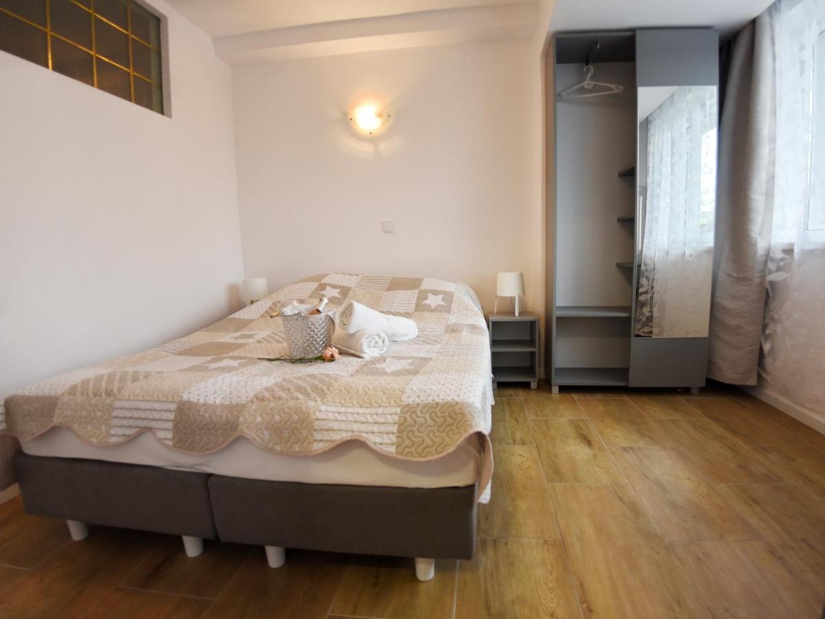 Marinas Rewa Bed & Breakfast ภายนอก รูปภาพ
